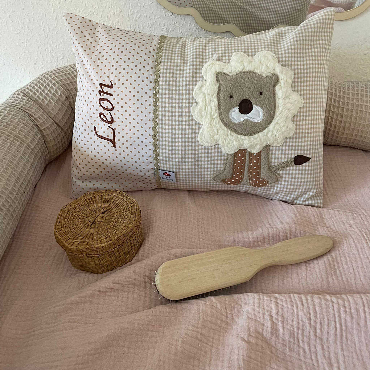 Namenskissen_Lowe_beige-6 Bild: