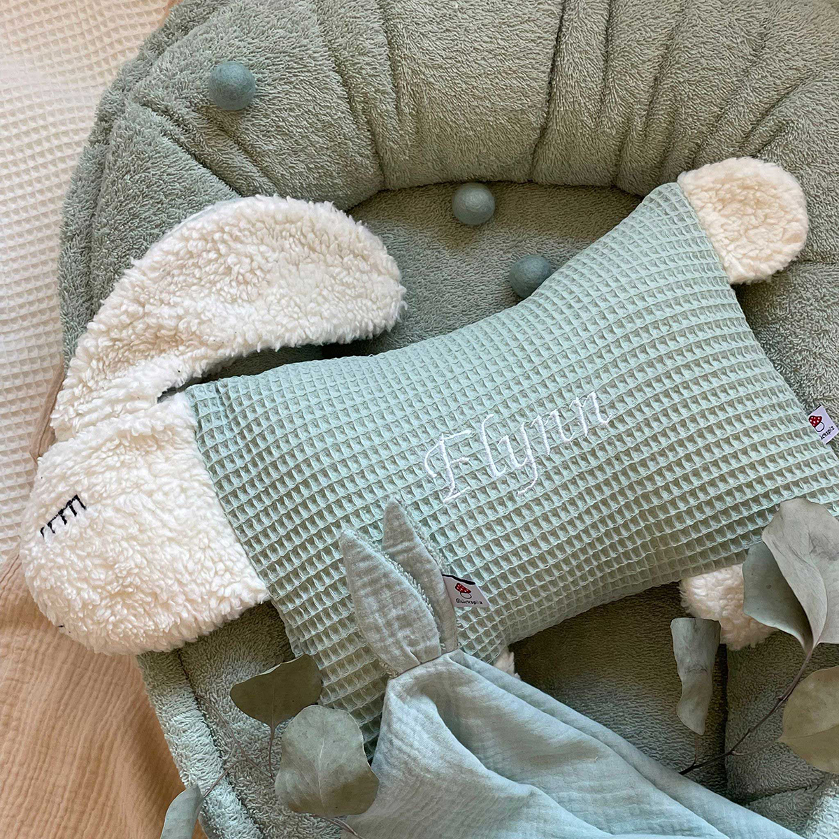 Kuscheltier-Kissen_Hase_mint-1-2 Bild: