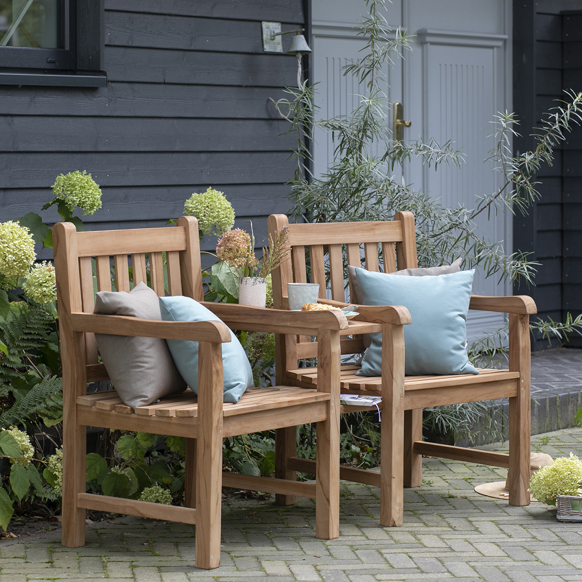 Kissen, Dekoration für Zuhause, Innenarchitektur, Tabelle, Stuhl