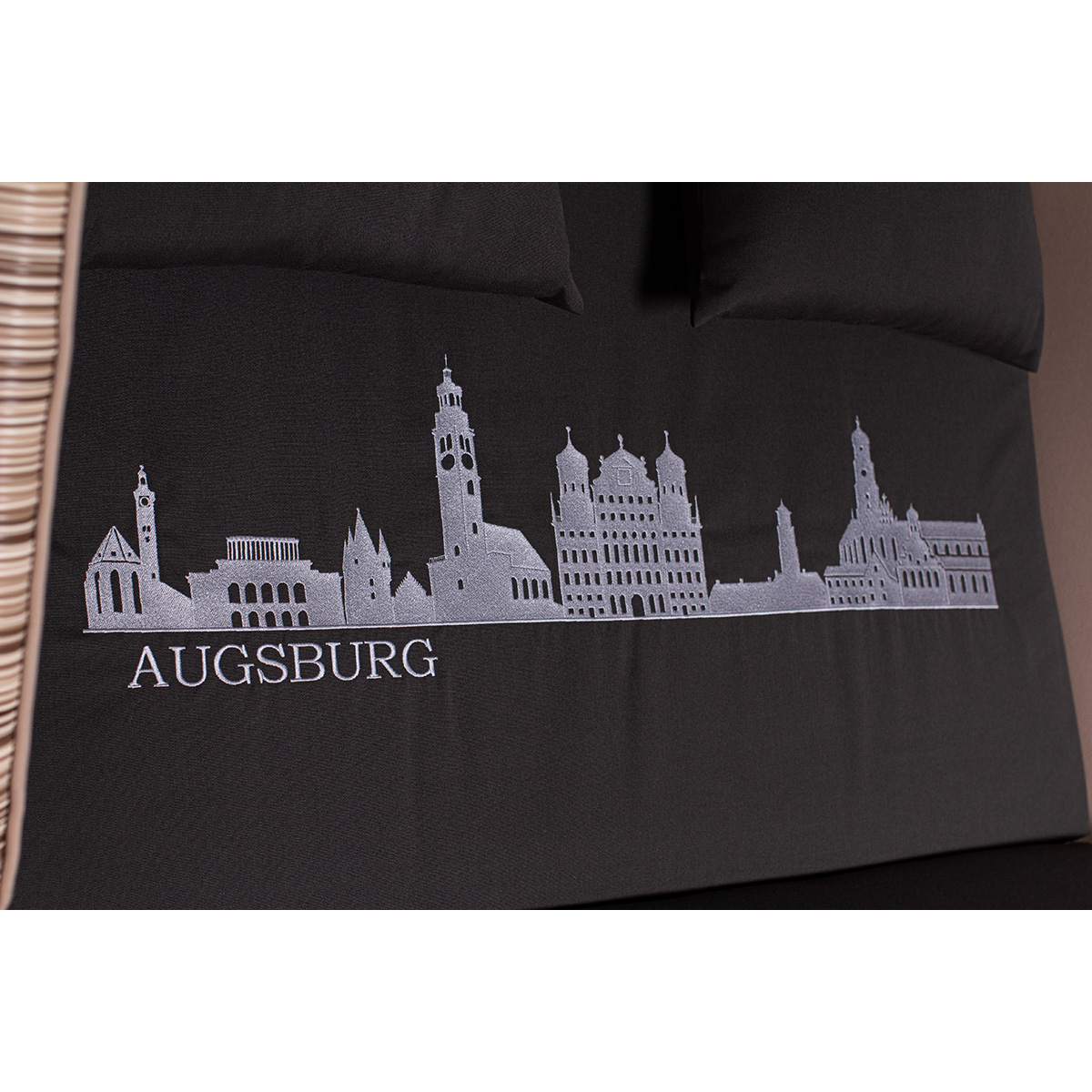 MD22662_Strandkorb_Duene_Teak_shell_Dessin_Skyline_Augsburg Bild: