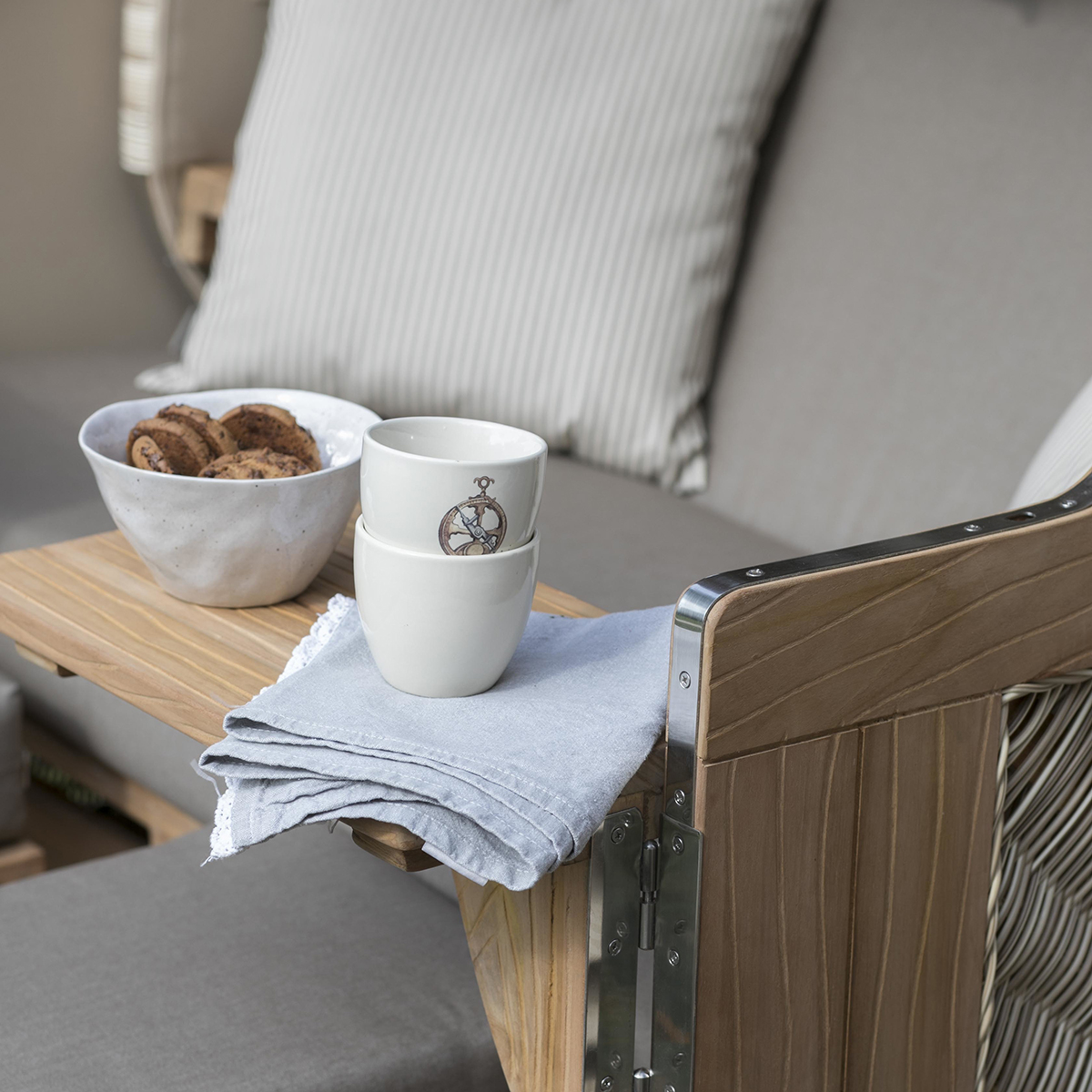 01434_Strandkorb_Duene_Teak_Bullaugen_shell_534_milieu-13-_1200x1200 Bild: