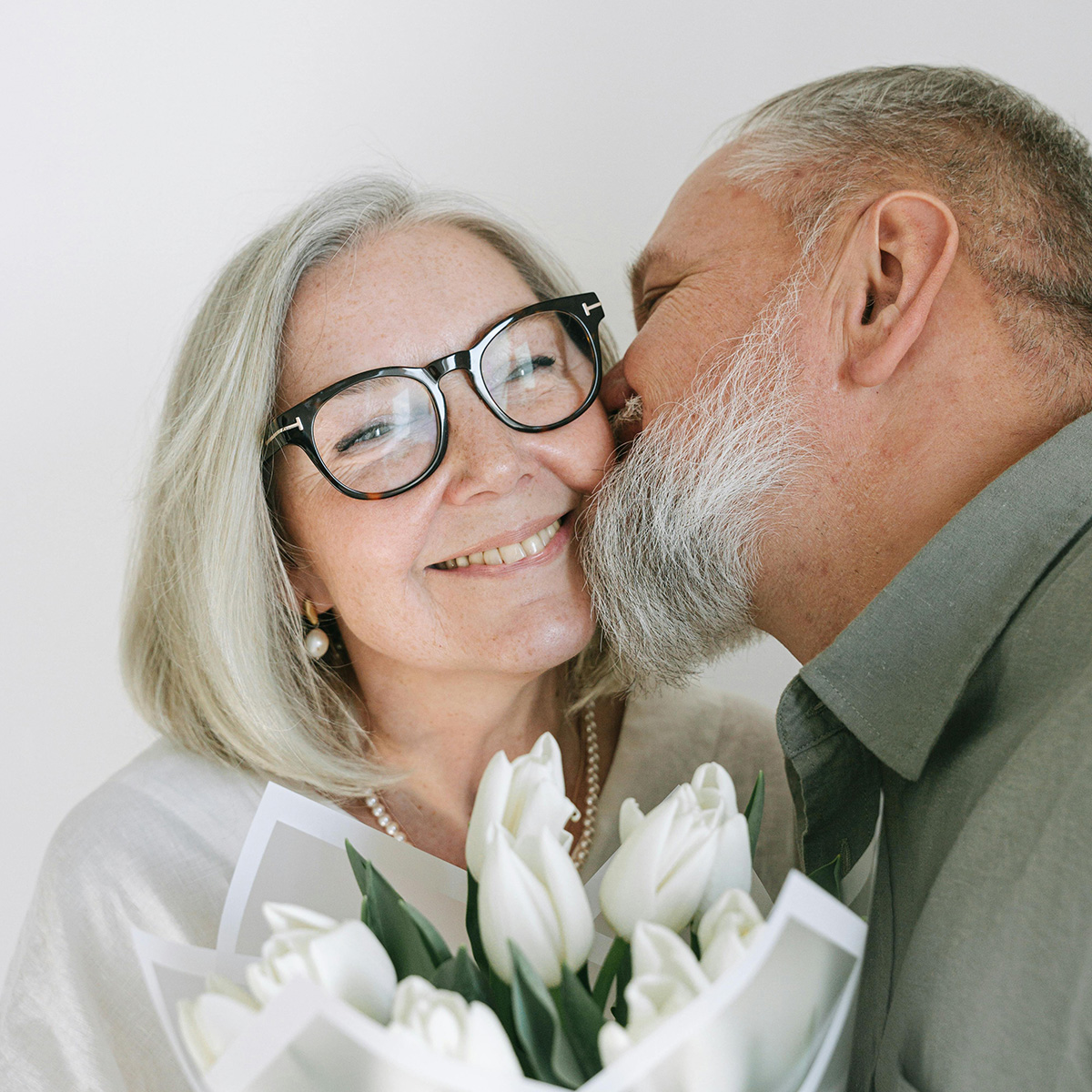 Brillen, Blumen-Arrangement, Blumenstrauß, Rose, Portrait