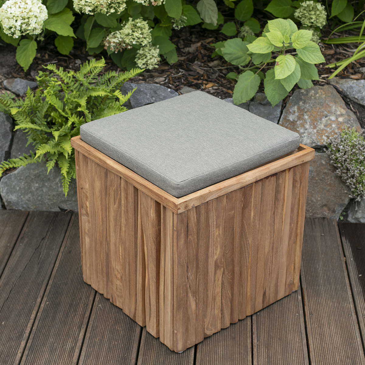 BL26015_Teakbox_Hocker_Oxford_M-_3__1200x1200px Bild: