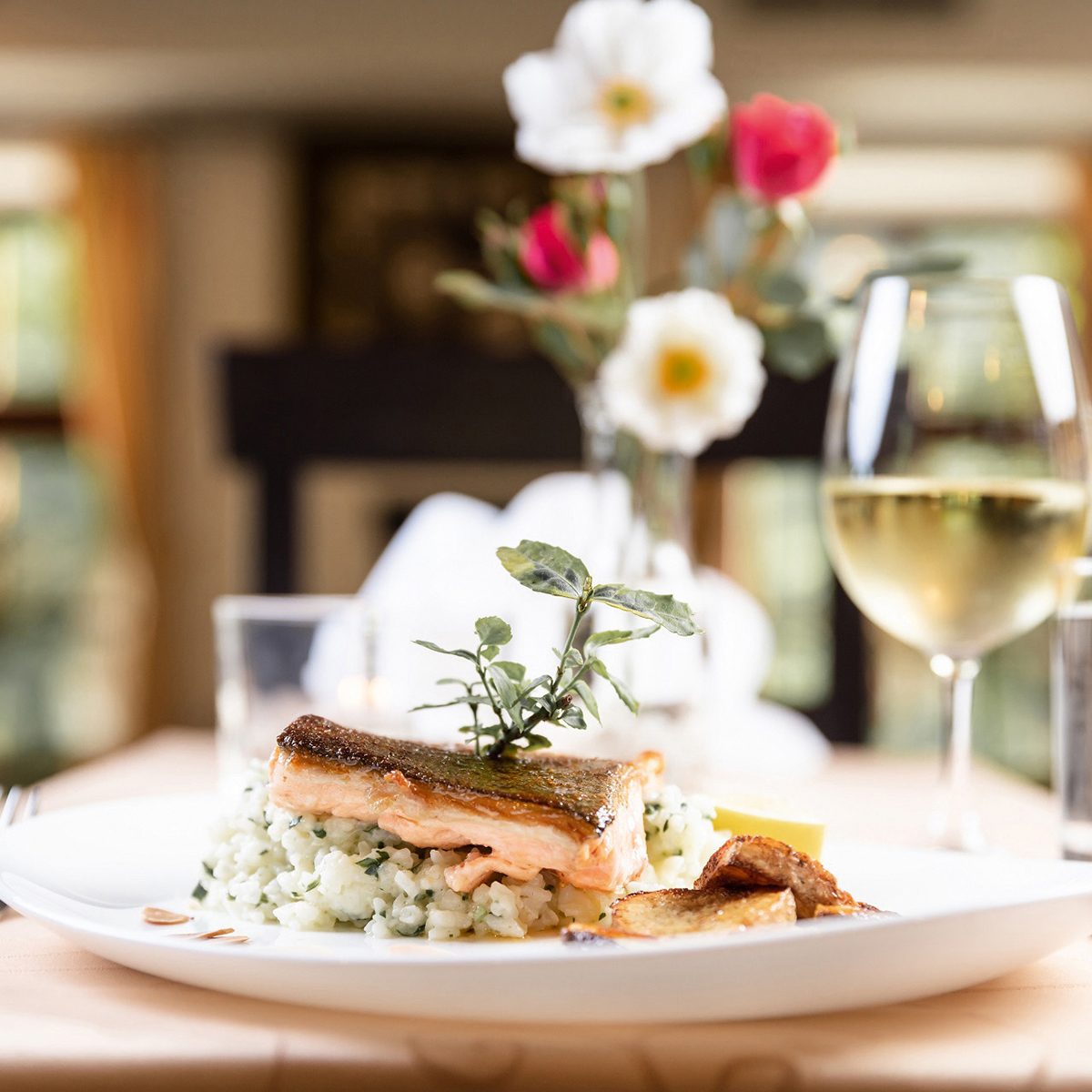Präsentation des Essens, Mahlzeit, Mittagessen, Glas, Schale