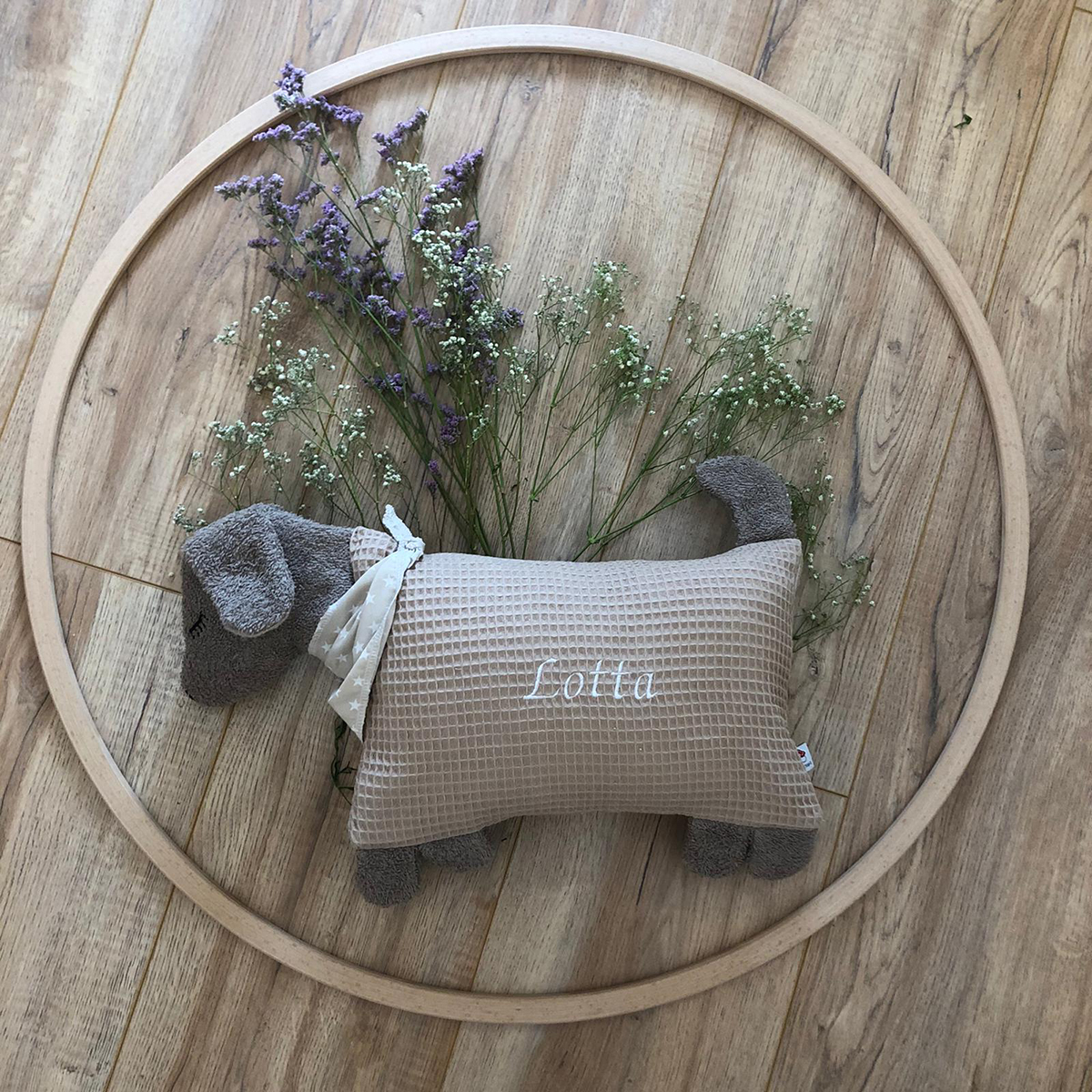 Kuscheltier-Kissen_Hund_sand-1 Bild: