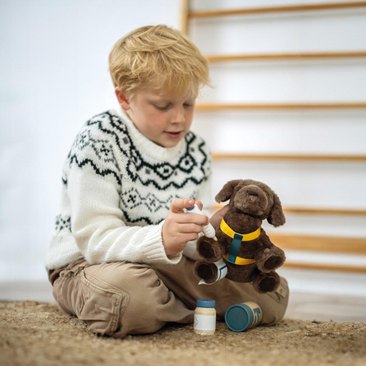 Plüschhund mit Tasche und Pflege-Set